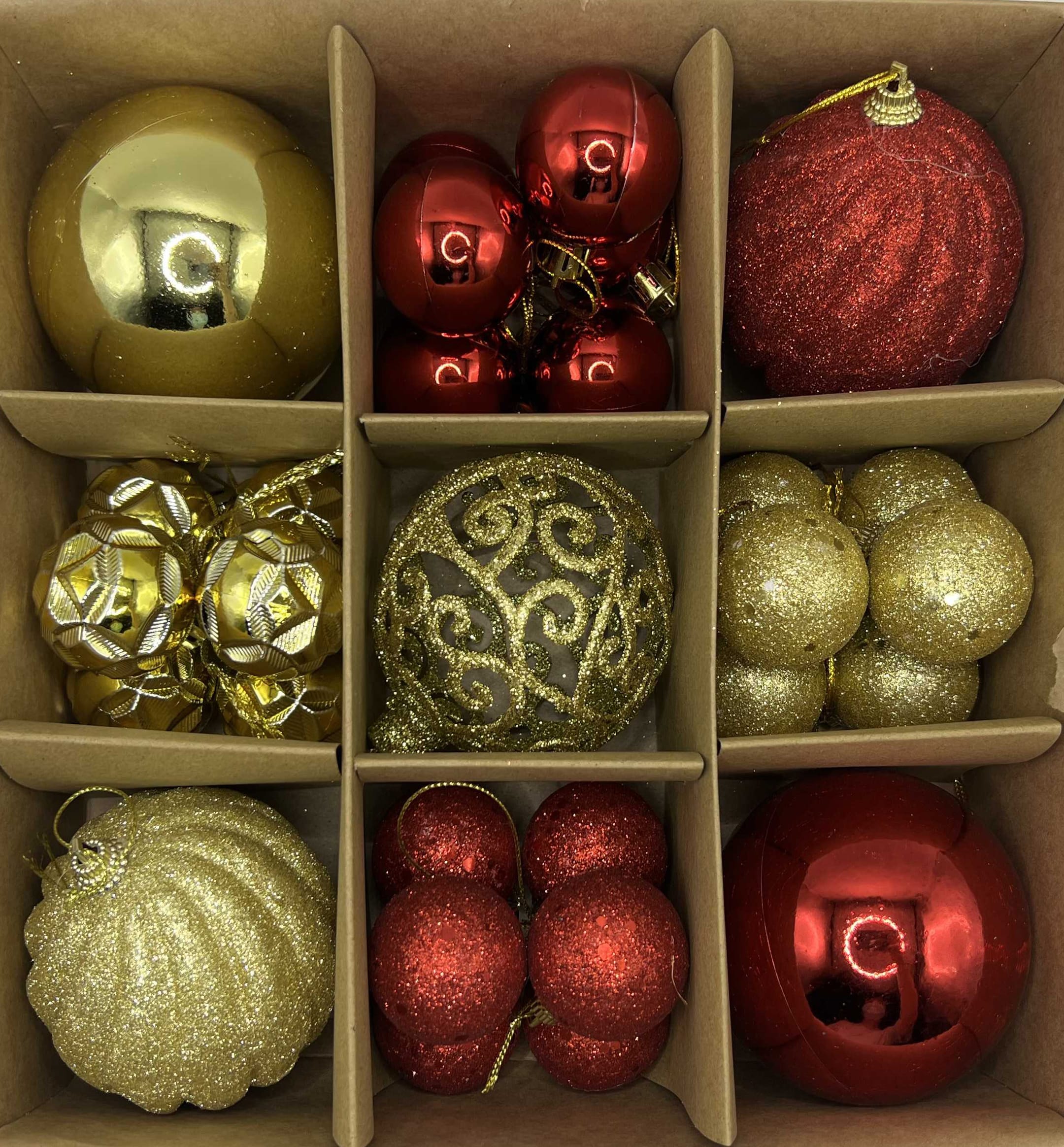 Set of Christmas balls /231796/ d-8 cm and 4 cm 29 pcs./pack, red and gold in a box (1/32)