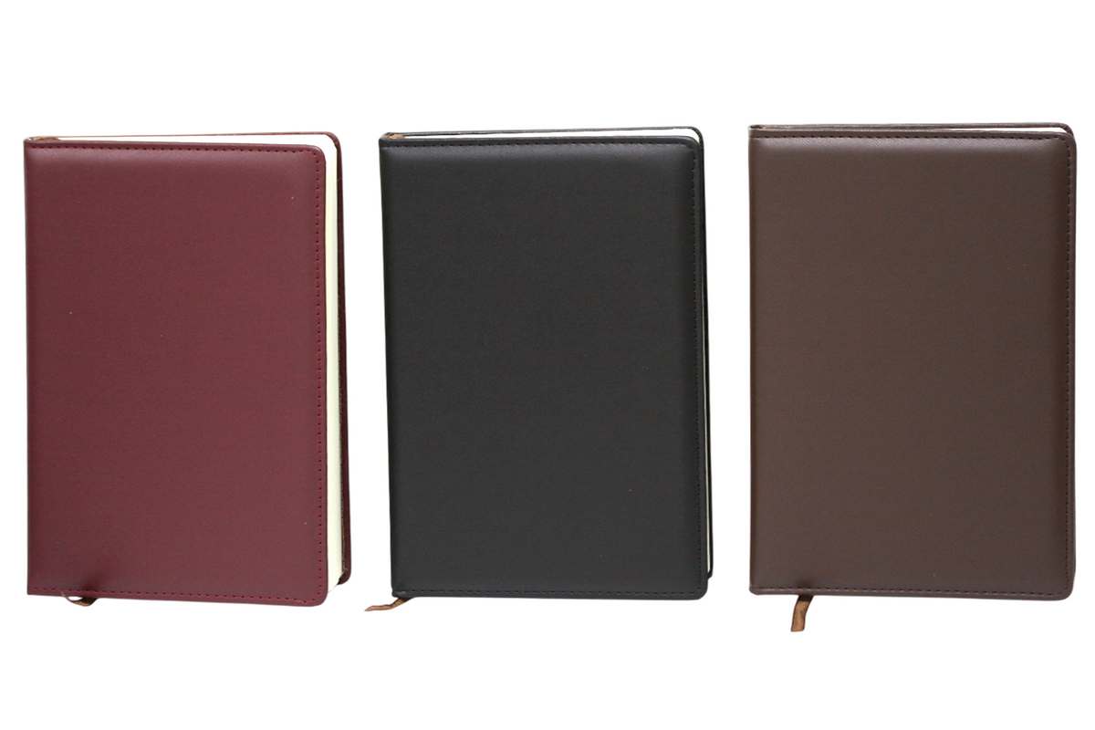 Notebook A5/180 sheets. "WB" /25-75-180/ black, dark brown, maroon